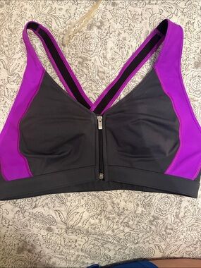 Victoria Secret Women’s Black and Purple Front-Zip Sports Bra